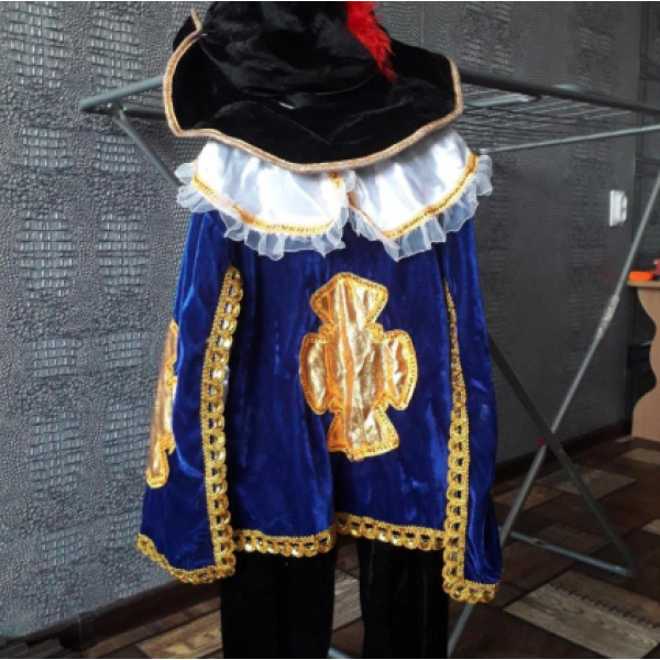 Карнавальный костюм мушкетера